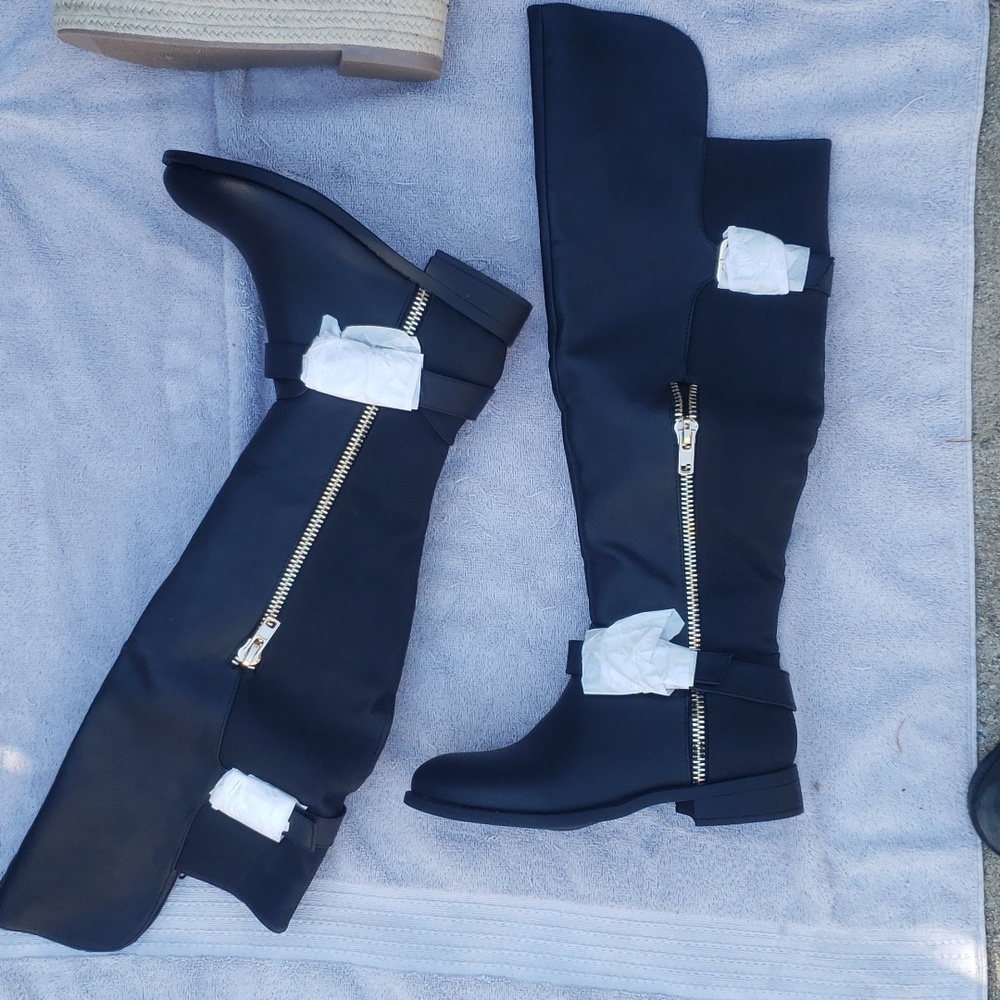 Shoes - Picture 4 of 4